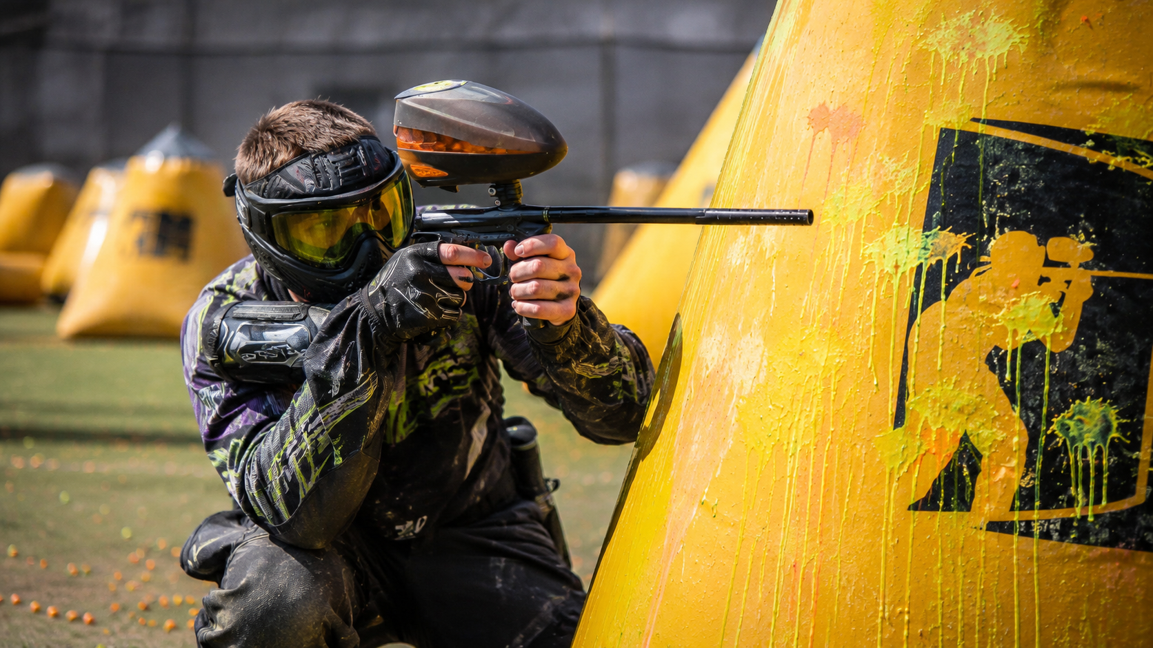 SupAir-Spieler in funktioneller Paintball Bekleidung SupAir-Spieler in funktioneller Paintball Bekleidung