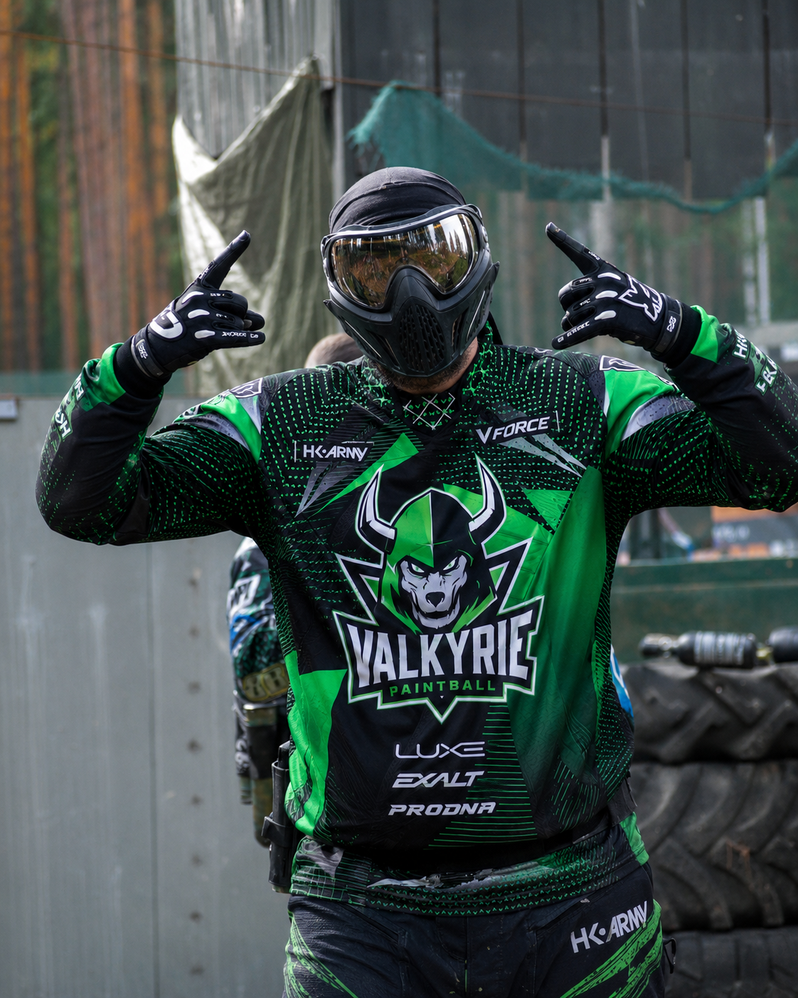 Grünes Paintballtrikot mit Customdesign Grünes Paintballtrikot mit individuellem Customdesign